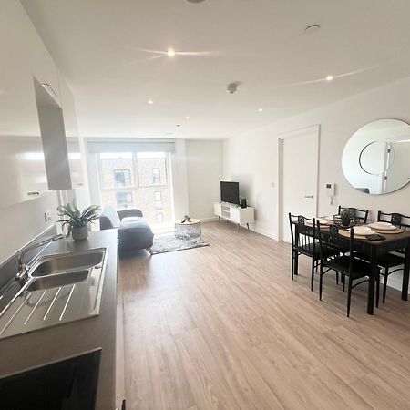 Lovely 2 Bedroom Apartment Манчестър Екстериор снимка